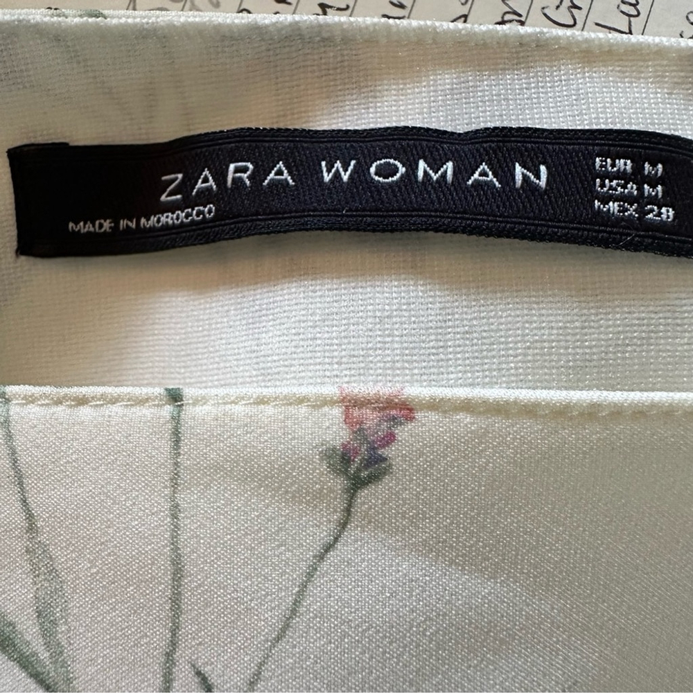 ZARA GREEN & CREAM FLORAL RACER BACK STYLE A-LINE TANK OVERLAP AT REAR SZ MED - Picture 7 of 8